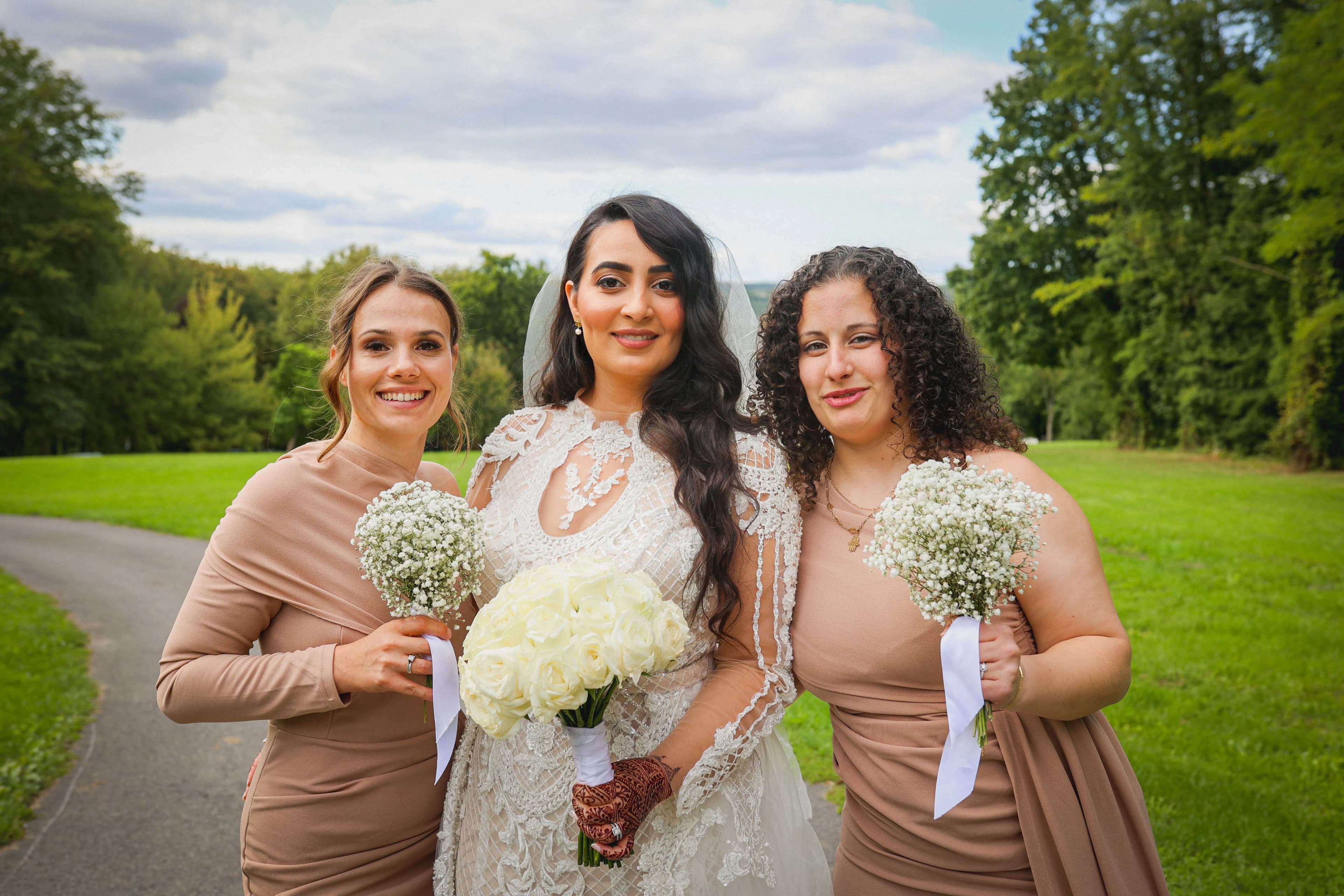 Couple en séance photo mariage à Reims